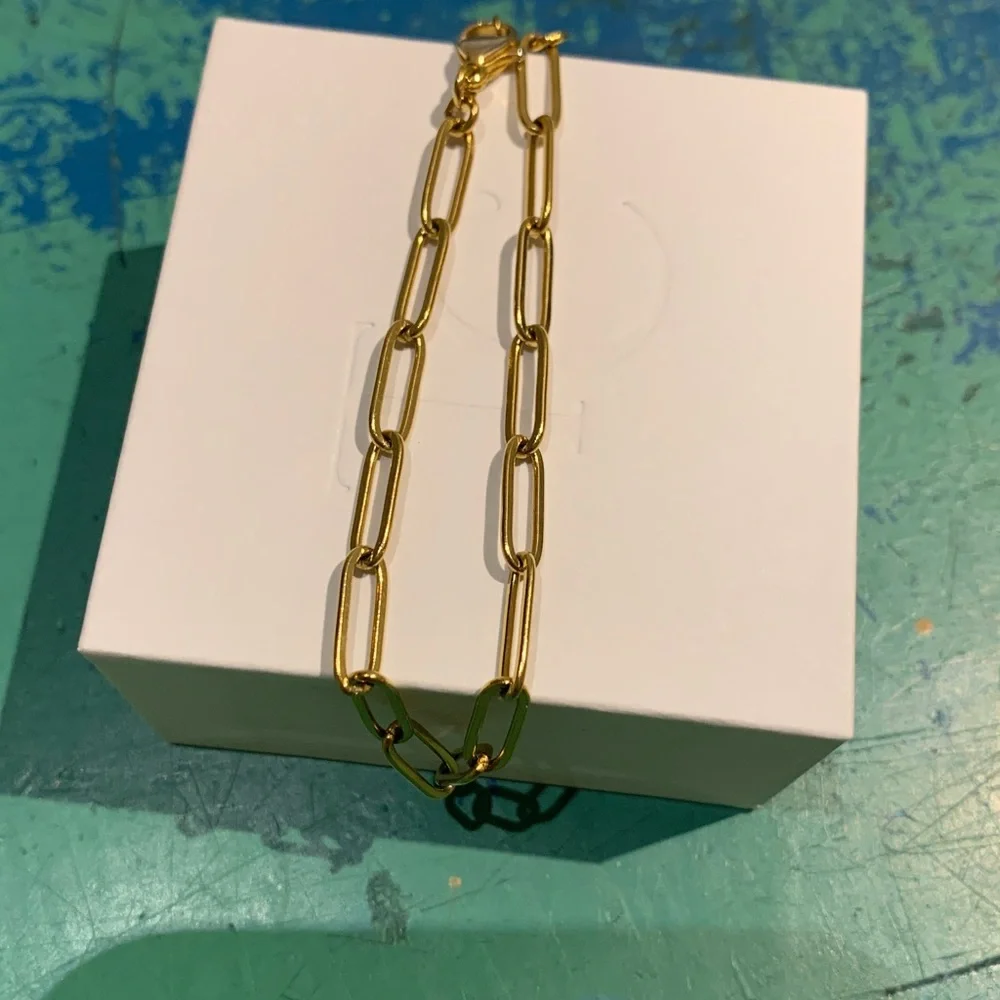 NIB Twenty Compass Paper Clip Chain Bracelet - Picture 2 of 5